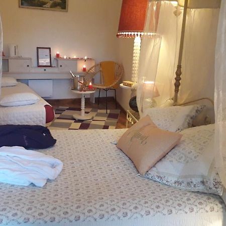 Domaine De La Cour Bed & Breakfast Sainte-Gemme-d'Andigne Exterior photo